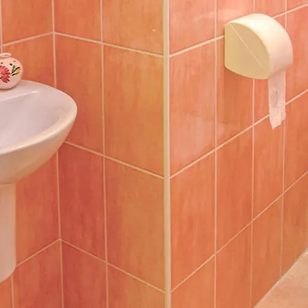 Amazing In Semesterbostad Gindou